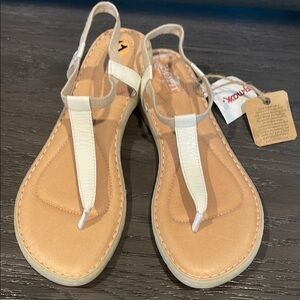Born White and Tan Minimalist Sandals sz 11